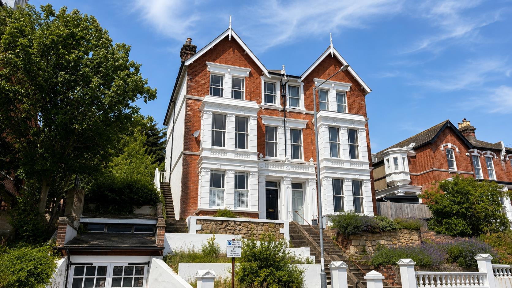 5 bed property in Linton Road, Hastings